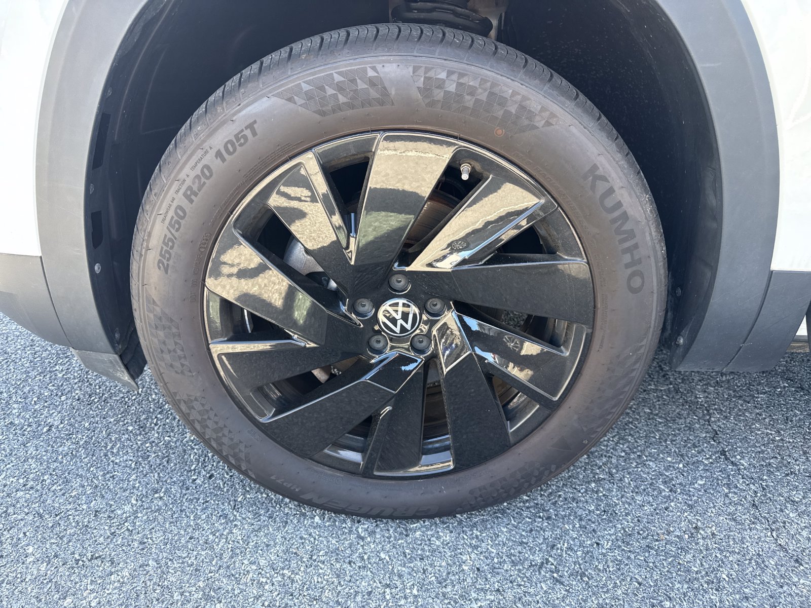 Certified 2024 Volkswagen Atlas SE w/ Panoramic Sunroof Package AWD/4WD image 28