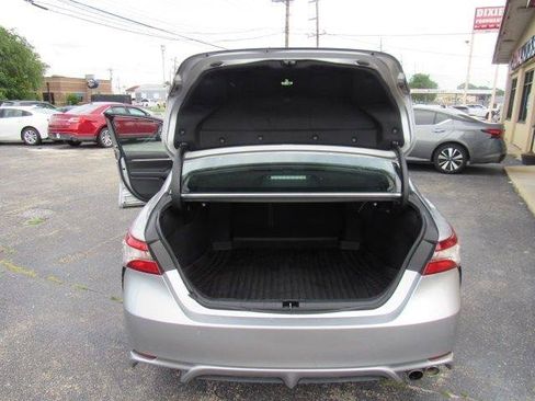 Used 2018 Toyota Camry SE w/ Moonroof Package FWD image 44