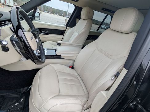 Used 2023 Land Rover Range Rover SE image 20