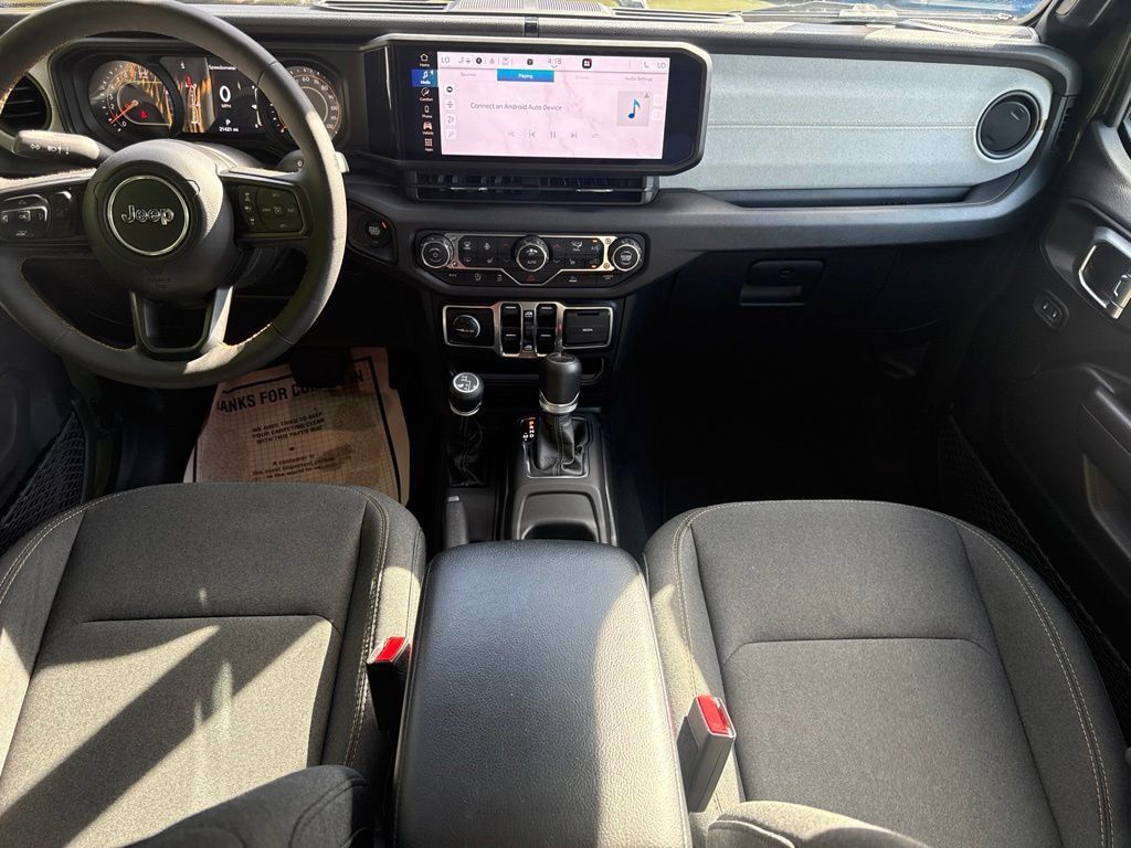 Used 2024 Jeep Gladiator Sport AWD/4WD image 17