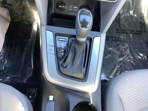 Used 2019 Hyundai Elantra SEL image 33