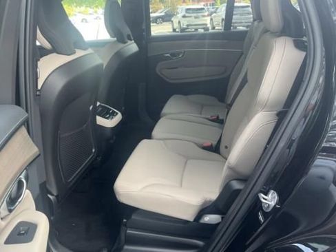 Used 2025 Volvo XC90 B5 Core AWD/4WD image 6