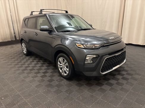 Certified 2022 Kia Soul LX image 3