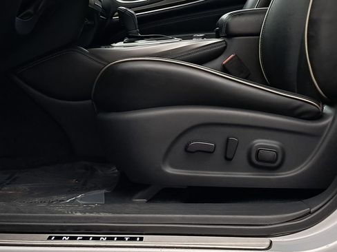 Used 2019 INFINITI QX60 Luxe w/ Essential Package image 8