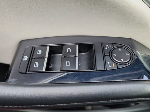 Used 2022 MAZDA MAZDA3 s image 23