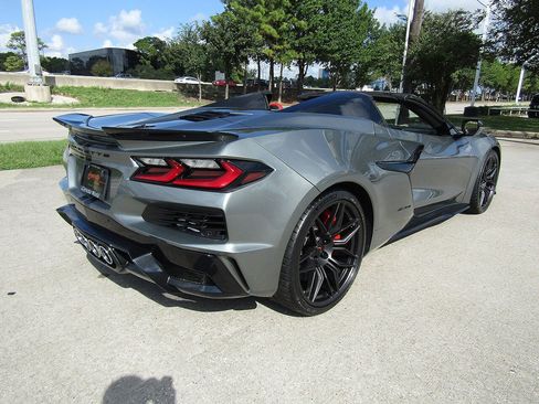 Used 2023 Chevrolet Corvette Z06 RWD image 5