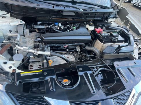 Used 2015 Nissan Rogue SV w/ SV Moonroof Package AWD/4WD image 16