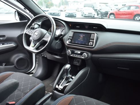 Used 2019 Nissan Kicks SR w/ Exterior Package image 27