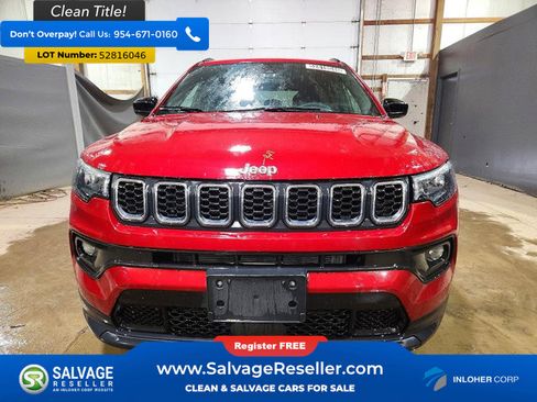 Used 2024 Jeep Compass Latitude AWD/4WD image 7