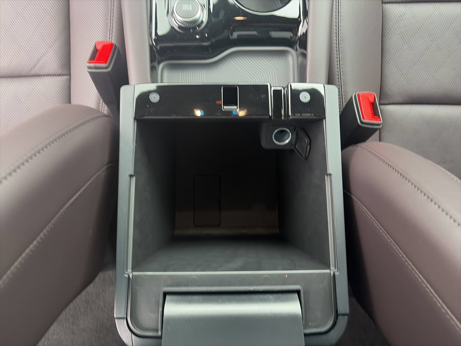 Certified 2026 Ford Explorer Platinum RWD image 19
