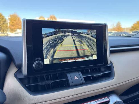 Used 2025 Toyota RAV4 XLE w/ Convenience Package image 21