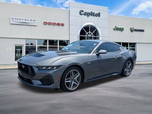 Used 2025 Ford Mustang GT RWD image 7