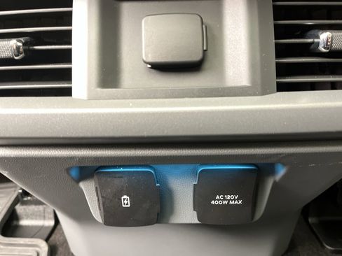 Used 2022 Ford F150 XLT w/ Equipment Group 302A High image 11