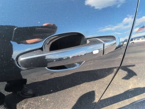 Used 2019 Chevrolet Malibu LT FWD image 16