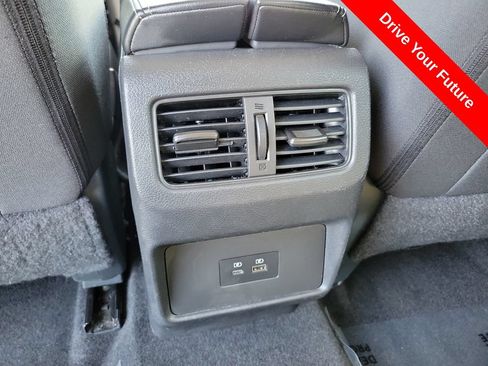 Used 2023 Nissan Rogue SV FWD image 21