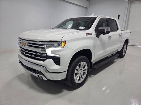 Used 2023 Chevrolet Silverado 1500 LTZ w/ LTZ Convenience Package II AWD/4WD image 3