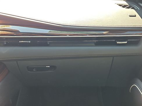 Certified 2024 Cadillac Escalade Premium Luxury w/ Performance Package AWD/4WD image 31