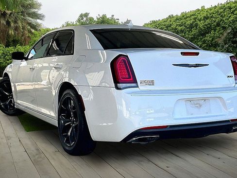 Used 2021 Chrysler 300 Touring w/ Sport Appearance Package RWD image 9