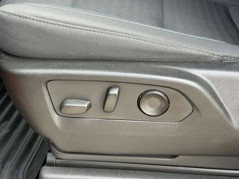 Certified 2022 Chevrolet Silverado 1500 Custom RWD image 24