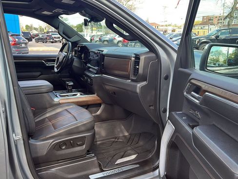 Certified 2023 Chevrolet Silverado 1500 High Country w/ High Country Premium Package AWD/4WD image 11