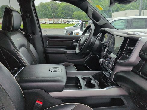 Used 2024 RAM 1500 Laramie AWD/4WD image 10