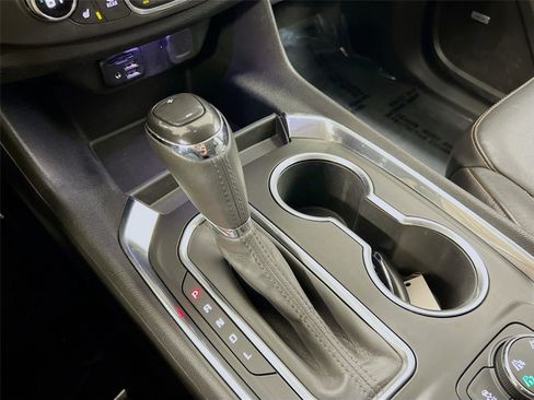 Used 2020 Chevrolet Traverse RS image 17