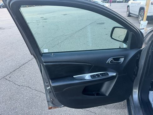 Used 2013 Dodge Journey SXT image 14