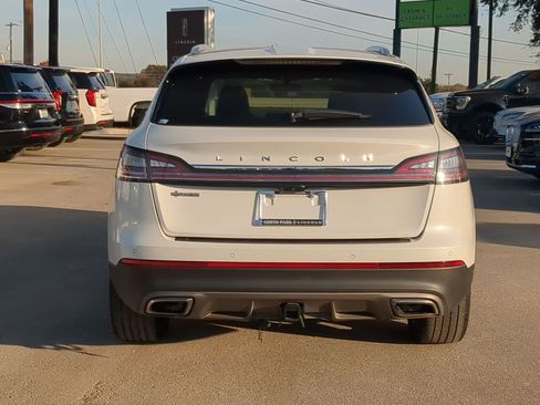 Used 2022 Lincoln Nautilus Reserve w/ Equipment Group 201A image 4