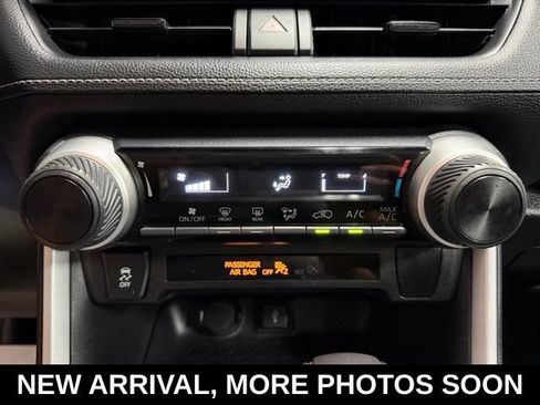 Used 2021 Toyota RAV4 LE FWD image 38