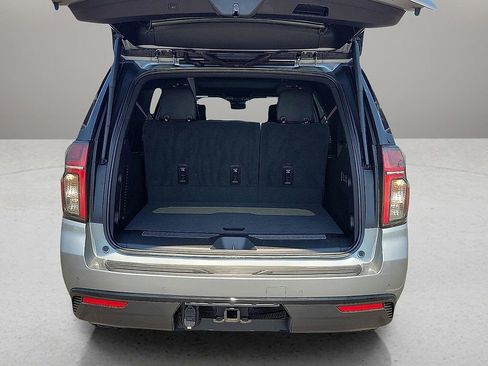 Used 2024 Chevrolet Suburban Z71 w/ Luxury Package image 8