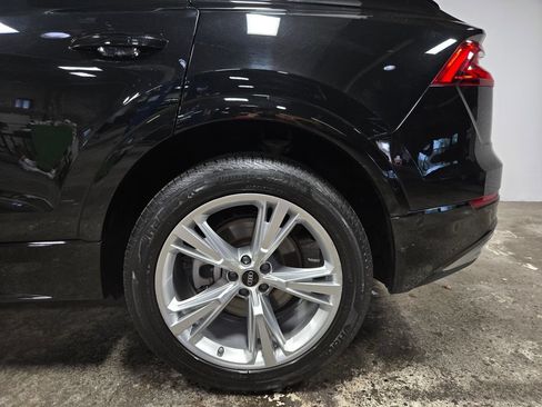 Used 2023 Audi Q8 Premium w/ Convenience Package AWD/4WD image 59