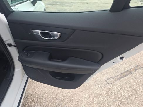 Used 2024 Volvo S60 B5 Core FWD image 9