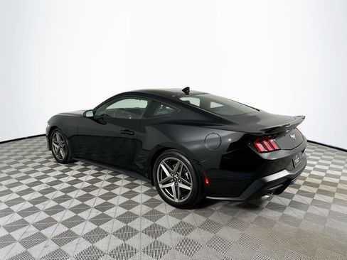 Used 2025 Ford Mustang Coupe RWD image 5