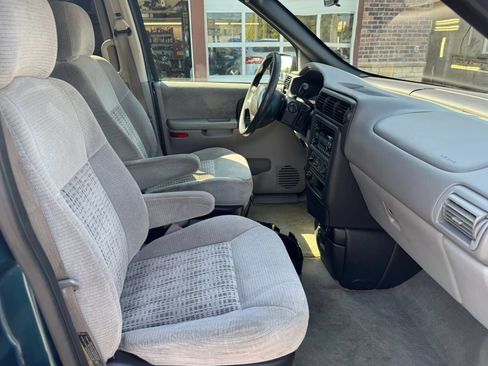 Used 2002 Chevrolet Venture LS FWD image 37