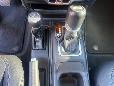 Used 2024 Jeep Wrangler Unlimited Sahara image 23