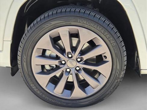 Used 2019 Jeep Cherokee High Altitude AWD/4WD image 22