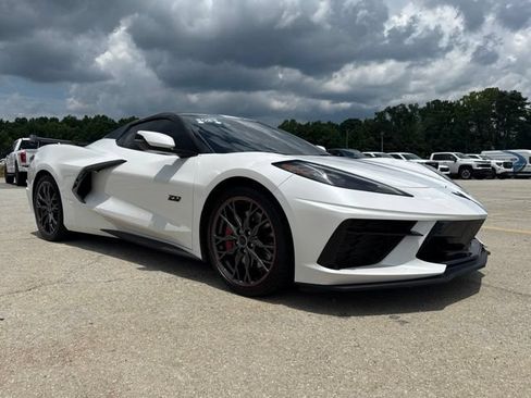 Used 2023 Chevrolet Corvette Stingray Premium Conv w/ Z51 Performance Package RWD image 7