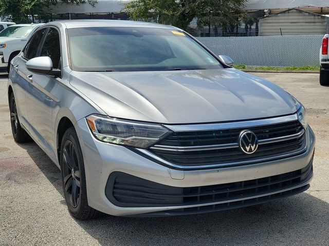 Used 2023 Volkswagen Jetta SE w/ Black Wheel Package FWD image 8