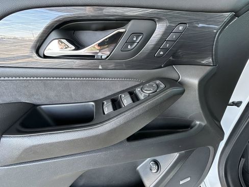 Used 2023 Chevrolet Traverse High Country w/ LPO, 'HIT The Road' Package FWD image 24