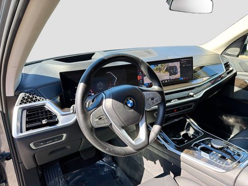 Used 2024 BMW X7 xDrive40i image 27