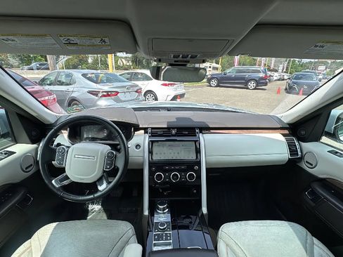 Used 2018 Land Rover Discovery HSE Luxury AWD/4WD image 34