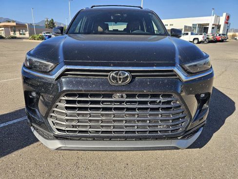 Used 2024 Toyota Grand Highlander AWD Hybrid image 11