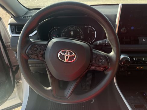 Used 2025 Toyota RAV4 XLE w/ Convenience Package FWD image 14