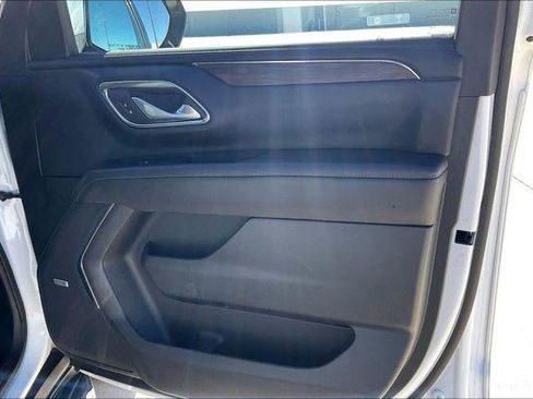 Used 2024 Chevrolet Suburban LT image 29