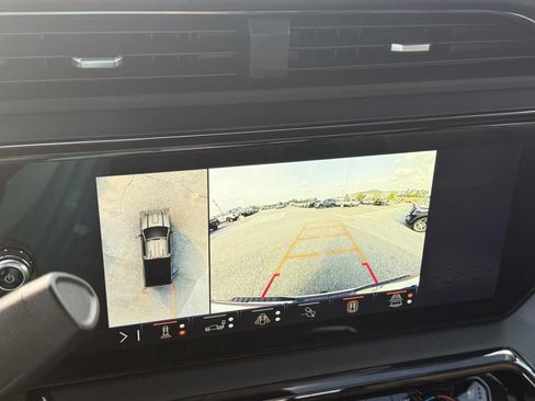 Used 2024 GMC Sierra 2500 AT4 w/ AT4 Premium Plus Package AWD/4WD image 22