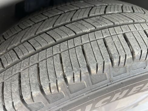 Used 2023 Ford Explorer XLT w/ Equipment Group 202A image 10