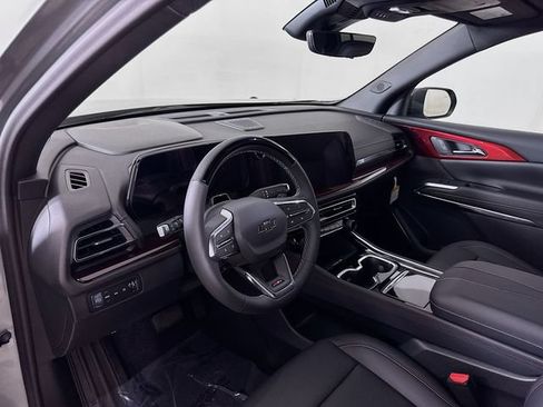 New 2026 Chevrolet Traverse Z71 w/ Enhanced Driving Package AWD/4WD image 11