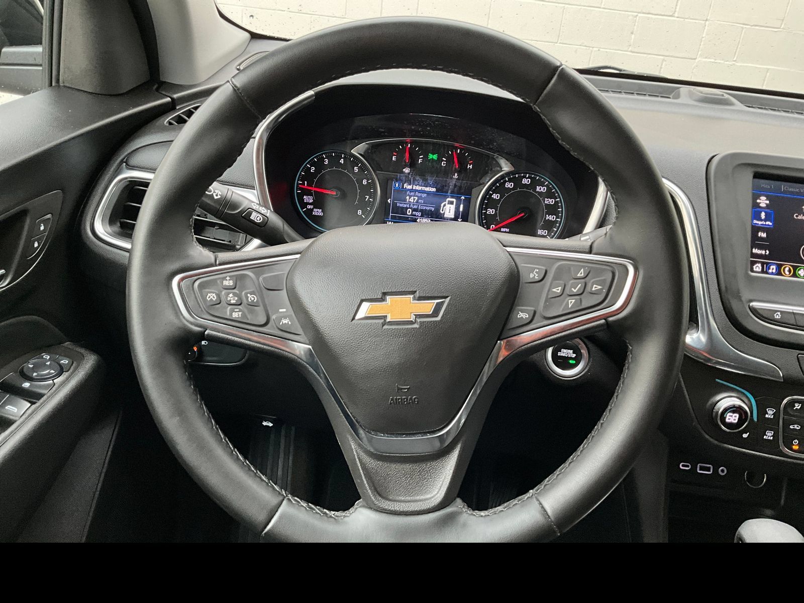 Used 2024 Chevrolet Equinox LT AWD/4WD image 3