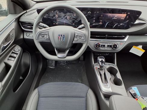 New 2026 Buick Envista Preferred image 2