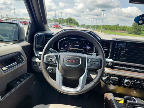 Certified 2025 GMC Sierra 1500 SLT w/ SLT Premium Plus Package AWD/4WD image 17